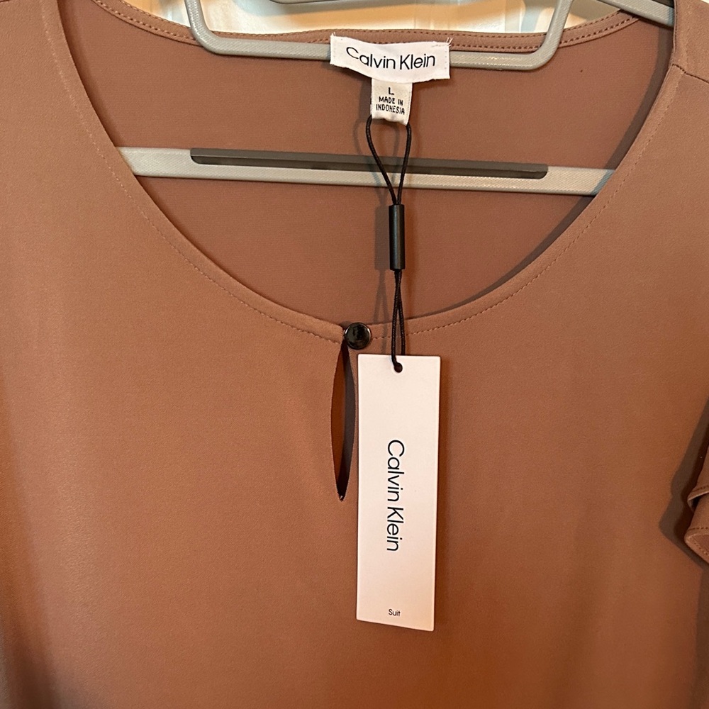 NWT Calvin Klein Women's Brown Blouse - Picture 3 of 4